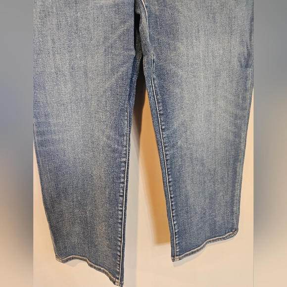 Chico's Women's Size 14R High Rise Straight Leg Crop Jeans Denim - Picture 3 of 9